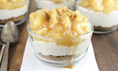 No Bake Cinnamon Cheesecakes with Glazed Apples