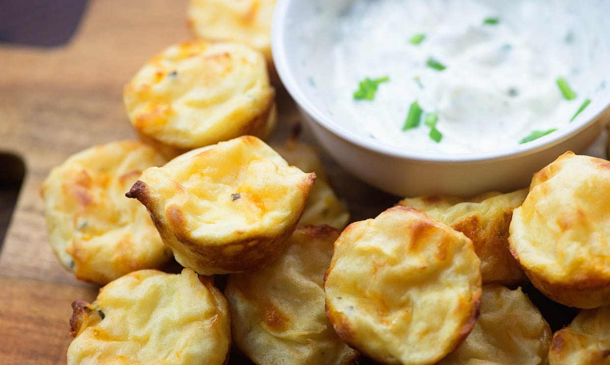 Sour cream and chive mashed potatoes with ranch dipping sauce