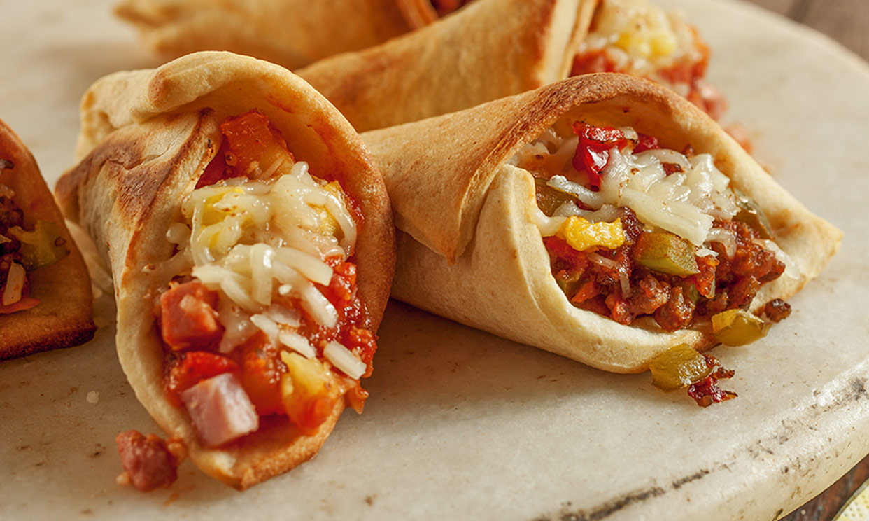 Sausage and peppers pizza cones